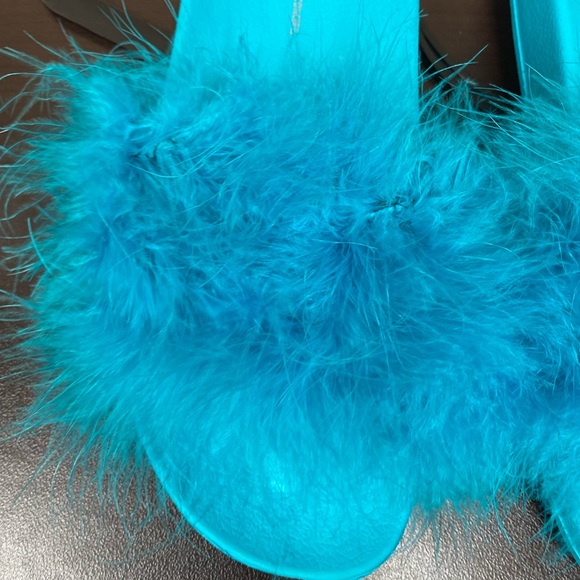 Fury Pool Slides Size 7/8 - Picture 2 of 6